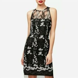 Betsey Johnson Floral Embroidered Lace Mesh
Black/White Sheath Dress Size Large
